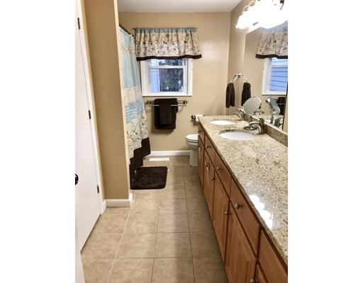 12 Longbow Road Stoneham, MA 02180 - Photo 13 of 20 Gallery Image 13