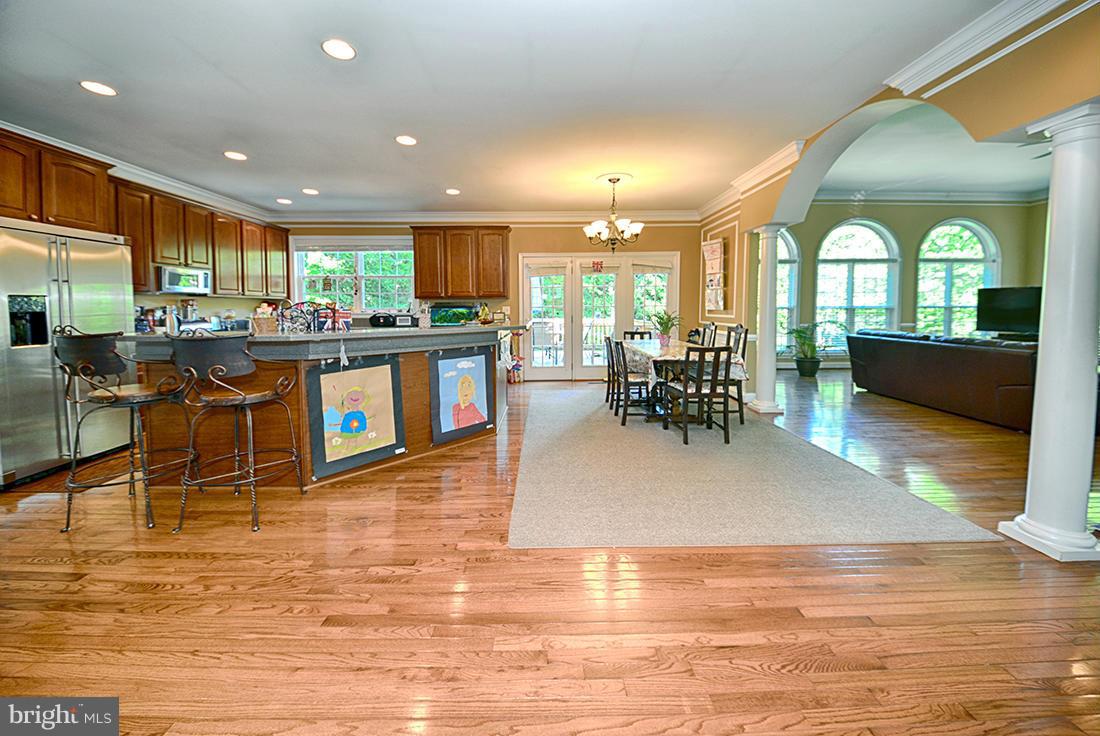 2862 Hill Road Vienna, VA 22181 - Photo 7 of 28 SPACIOUS GOURMET KITCHEN