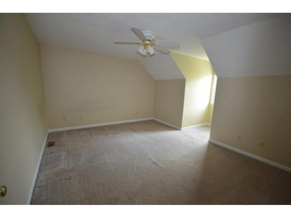 2700 Indian Ridge Road, Unit 7 Johnson City, TN 37604 - Photo 13 of 17 2nd bedroom
