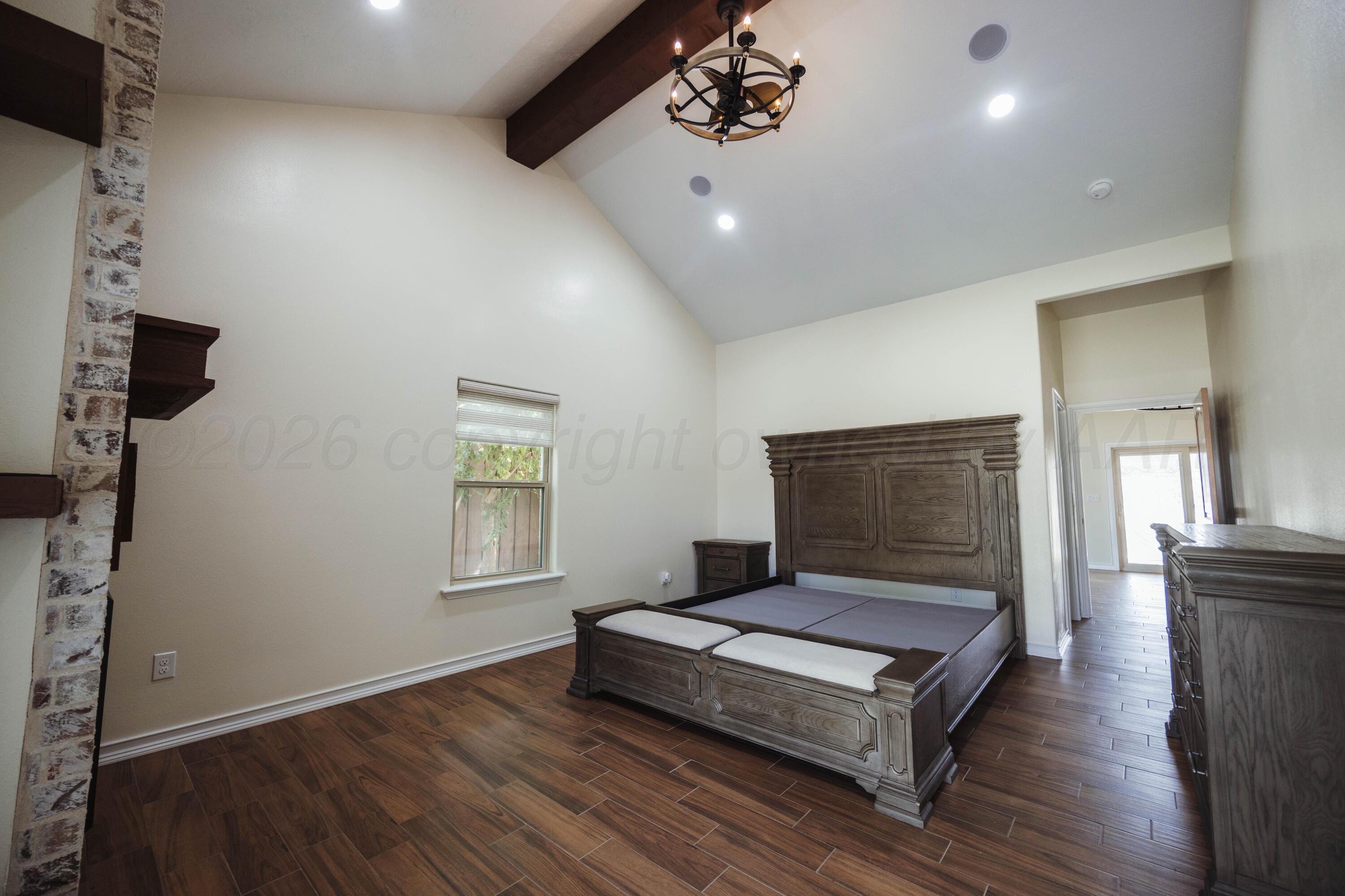 2009 Southwest 19th Avenue Perryton, TX 79070 - Photo 20 of 49 Master Bedroom2