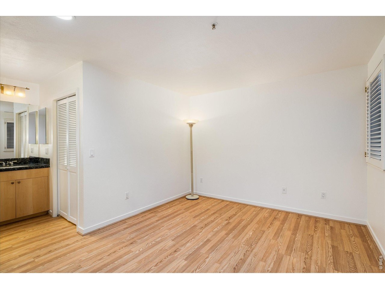 836 Walnut Street, Unit B Boulder, CO 80302 - Photo 22 of 36 Primary suite with private sink