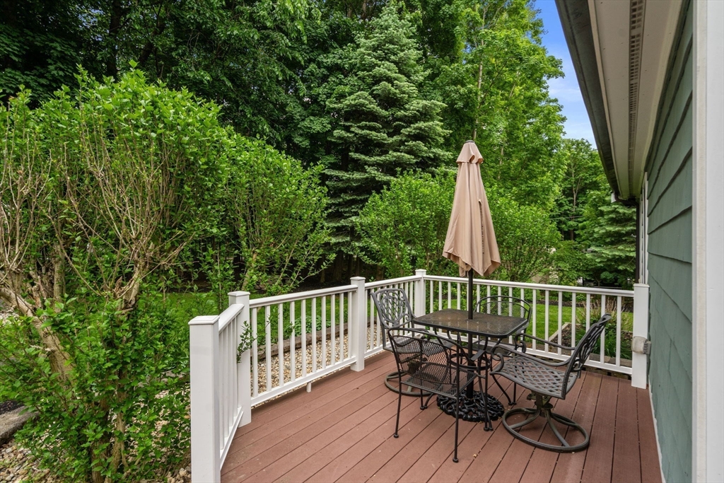 18 Ivy Road Littleton, MA 01460 - Photo 8 of 32