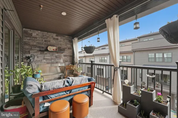 $625,000 | 2338 Water Promenade Avenue, Unit 2F, Herndon, VA 20171