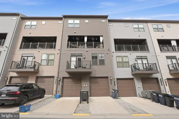 $625,000 | 2338 Water Promenade Avenue, Unit 2F, Herndon, VA 20171