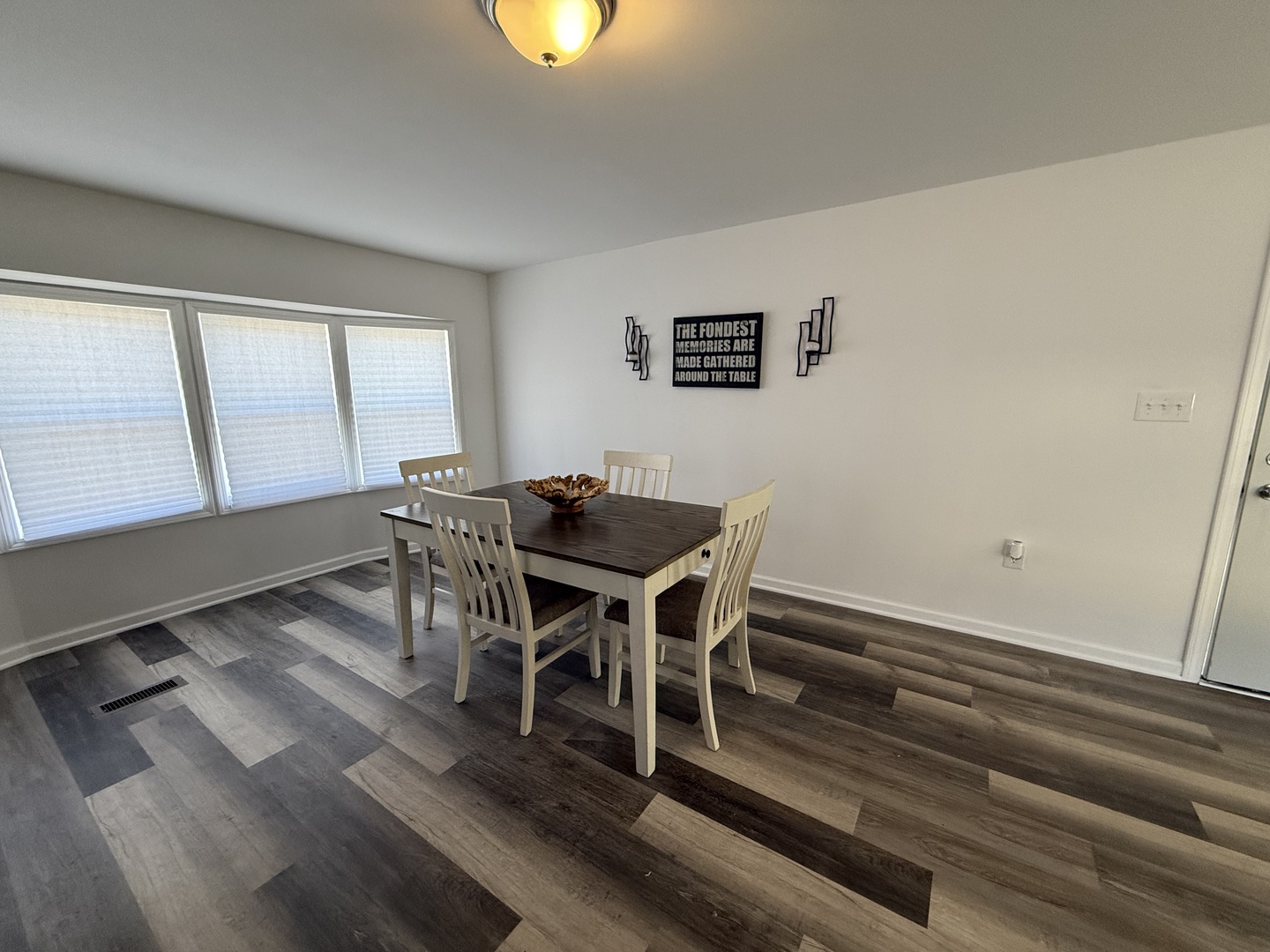241 Blackthorn Road Matteson, IL 60443 - Photo 16 of 41 a view of a dining room with furniture and window
