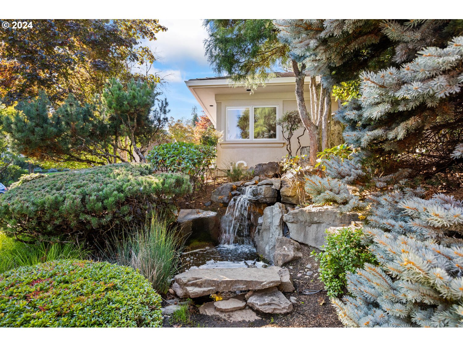 4083 Southeast Augusta Loop Gresham, OR 97080 - Photo 3 of 48 a view of outdoor space and yard