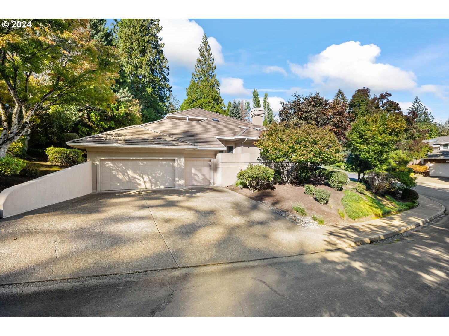 4083 Southeast Augusta Loop Gresham, OR 97080 - Photo 39 of 48 a view of a outdoor space