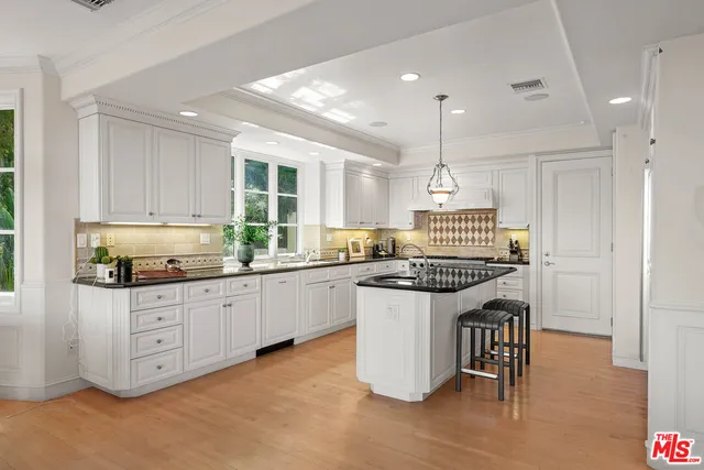 $38,900 | 10814 Savona Road, Los Angeles, CA 90077