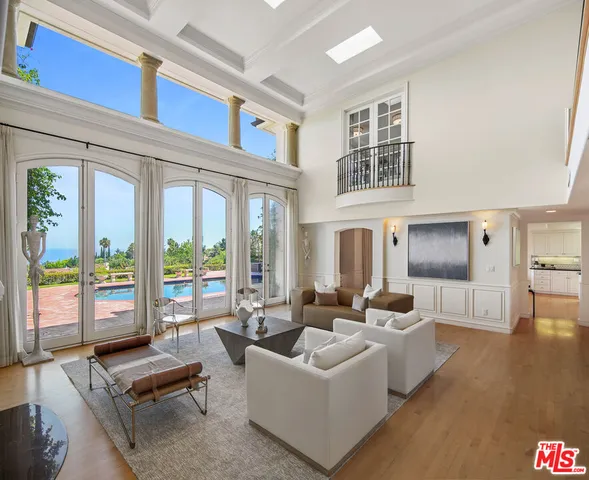 $38,900 | 10814 Savona Road, Los Angeles, CA 90077