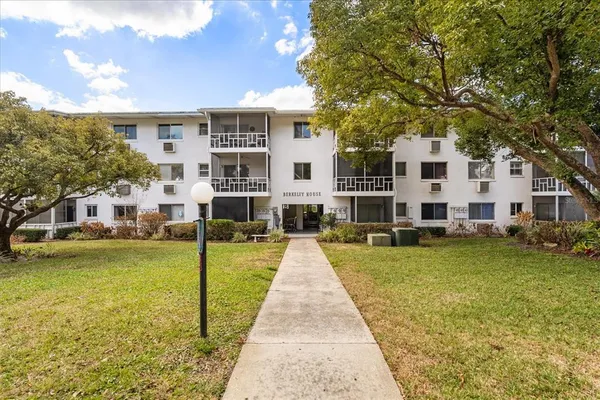 $105,000 | 1700 6th Street Northwest, Unit B24, Winter Haven, FL 33881