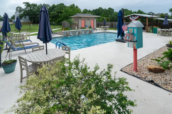$2,000 | 8 Oak Alley Lane, Long Beach, MS 39560