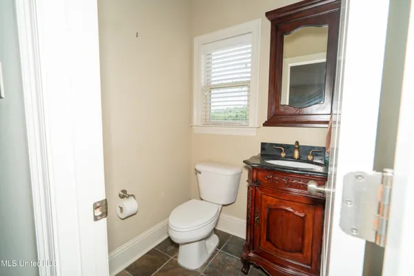 $2,000 | 8 Oak Alley Lane, Long Beach, MS 39560