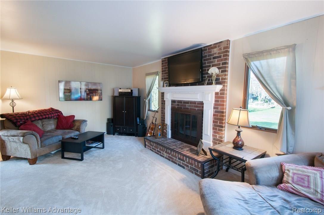 14466 Riverside Drive Livonia, MI 48154 - Photo 12 of 44 Riverside_14466_Family_02.jpg