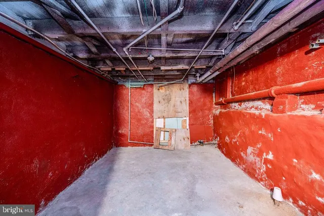 a view of door with outdoor space