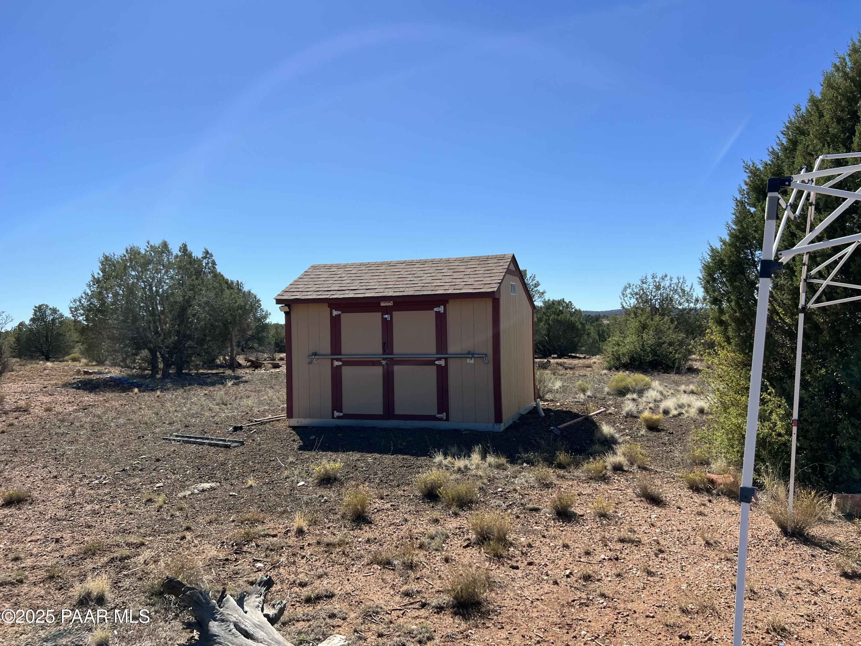 9 B Off Ranch Road Ash Fork, AZ 86320 - Photo 6 of 10 a house view with a outdoor space
