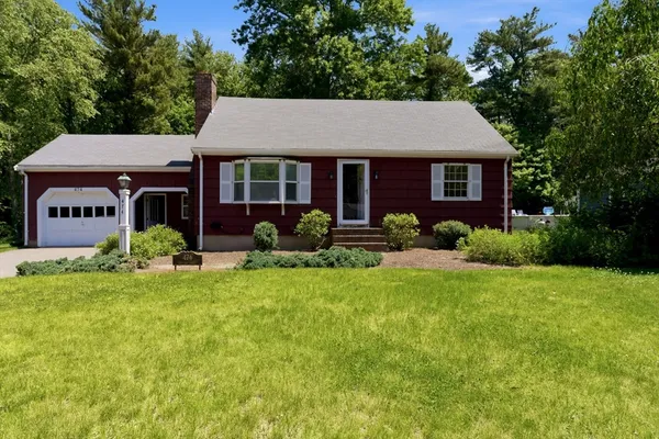 $575,000 | 474 Orchard Street, Raynham, MA 02767