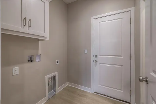 $364,900 | 107 Carriage Meadows Trail, Peculiar, MO 64078