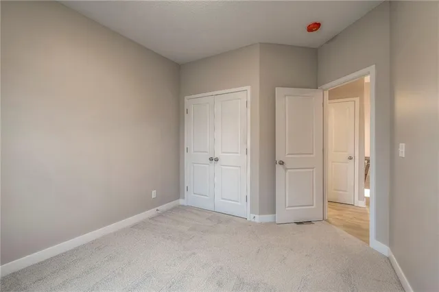 $364,900 | 107 Carriage Meadows Trail, Peculiar, MO 64078