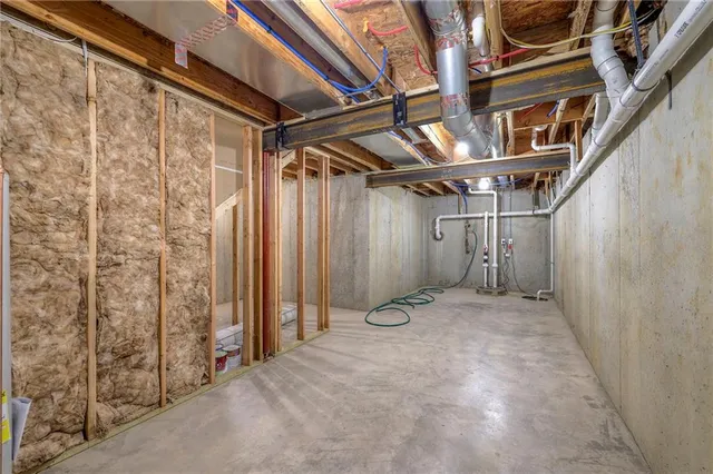 $364,900 | 107 Carriage Meadows Trail, Peculiar, MO 64078