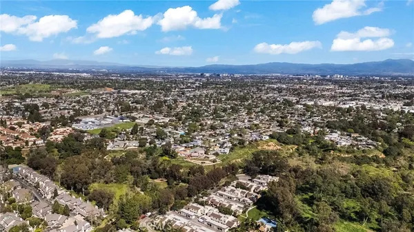 $899,999 | 15 Big Dipper Court, Unit 24, Newport Beach, CA 92663