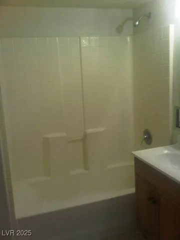 $850 | 5165 East Glendale Avenue, Unit B, Las Vegas, NV 89156