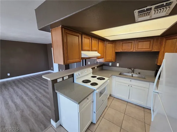 $850 | 5165 East Glendale Avenue, Unit B, Las Vegas, NV 89156