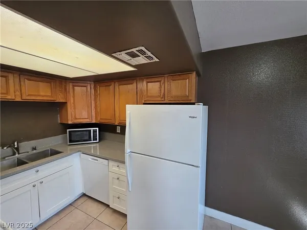 $850 | 5165 East Glendale Avenue, Unit B, Las Vegas, NV 89156