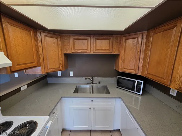 $850 | 5165 East Glendale Avenue, Unit B, Las Vegas, NV 89156