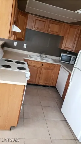 $850 | 5165 East Glendale Avenue, Unit B, Las Vegas, NV 89156