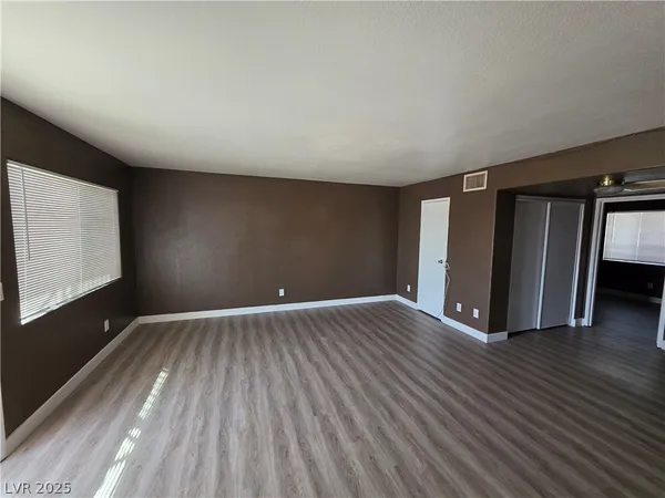 $850 | 5165 East Glendale Avenue, Unit B, Las Vegas, NV 89156