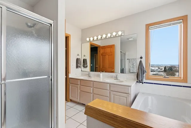 $685,000 | 925 Lexington Way, Waunakee, WI 53597