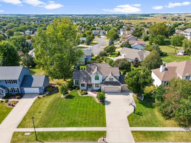 $685,000 | 925 Lexington Way, Waunakee, WI 53597