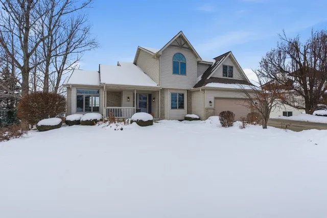 $685,000 | 925 Lexington Way, Waunakee, WI 53597