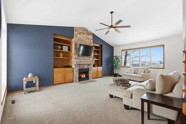 $685,000 | 925 Lexington Way, Waunakee, WI 53597