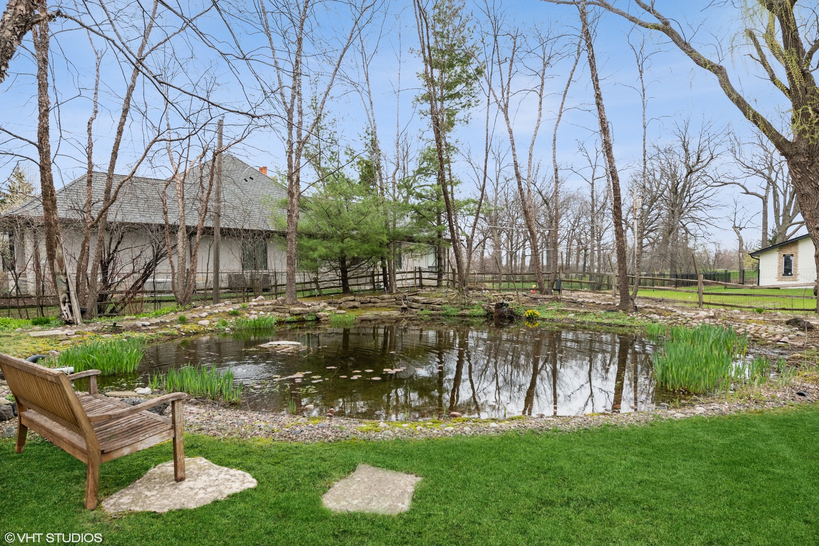 479 Lee Road Northbrook, IL 60062 - Photo 33 of 36 a garden view with a sitting space