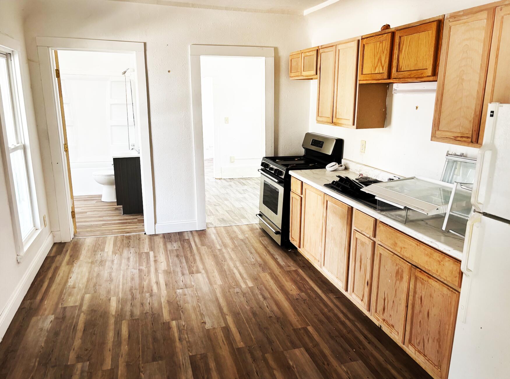 135 Mitchell Street Jackson, MI 49203 - Photo 2 of 8 Room 3