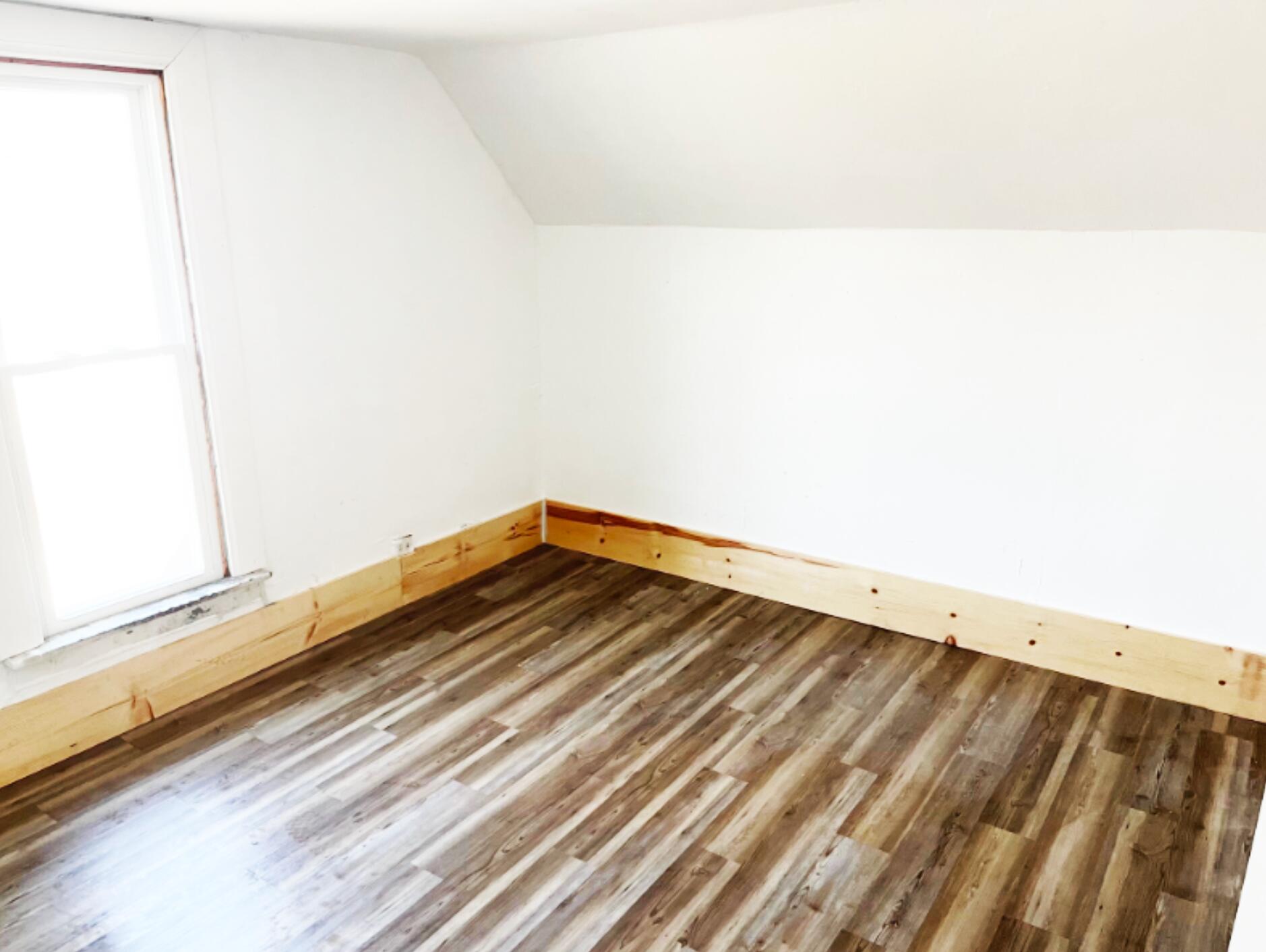 135 Mitchell Street Jackson, MI 49203 - Photo 7 of 8 Room 7