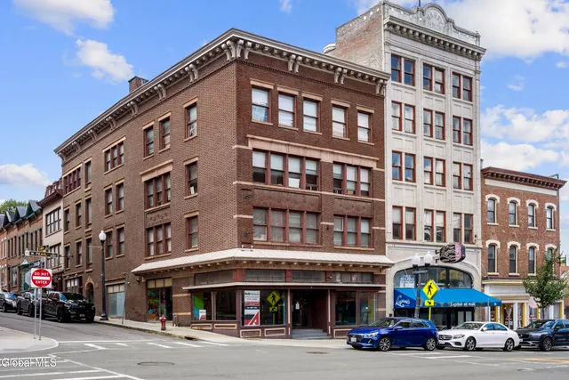 $1,190,000 | 82 North Pearl Street, Albany, NY 12210