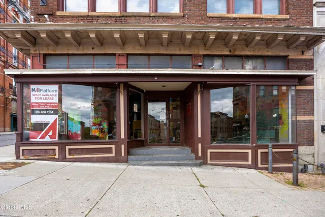 $1,190,000 | 82 North Pearl Street, Albany, NY 12210