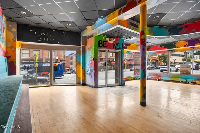 $1,190,000 | 82 North Pearl Street, Albany, NY 12210