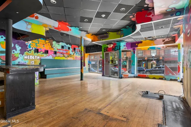 $1,190,000 | 82 North Pearl Street, Albany, NY 12210