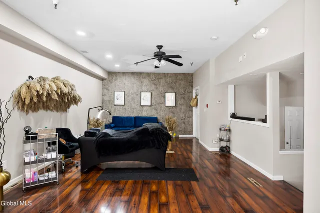 $1,190,000 | 82 North Pearl Street, Albany, NY 12210