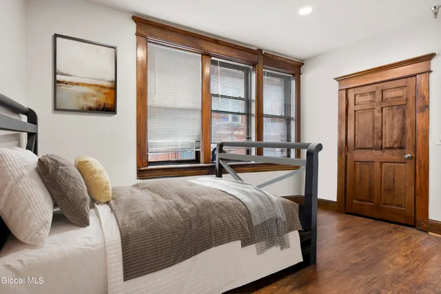 $1,190,000 | 82 North Pearl Street, Albany, NY 12210