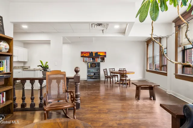 $1,190,000 | 82 North Pearl Street, Albany, NY 12210