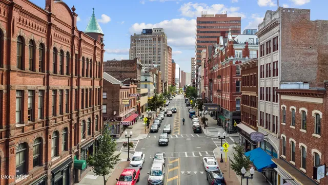 $1,190,000 | 82 North Pearl Street, Albany, NY 12210