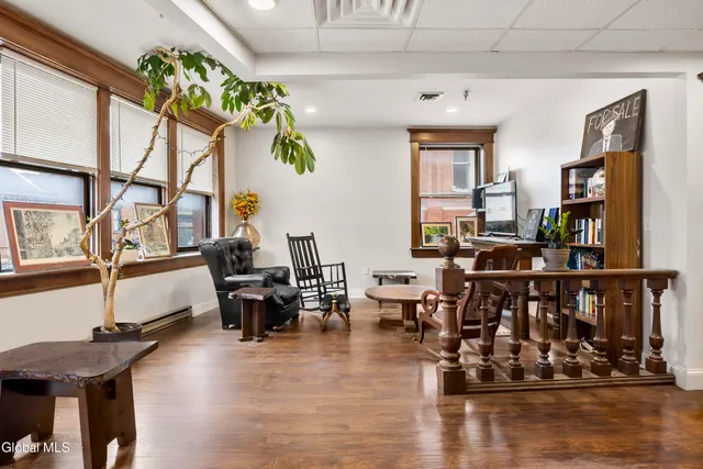 $1,190,000 | 82 North Pearl Street, Albany, NY 12210