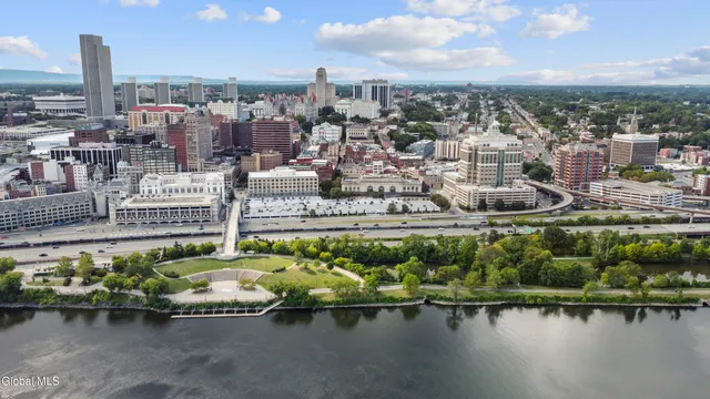 $1,190,000 | 82 North Pearl Street, Albany, NY 12210