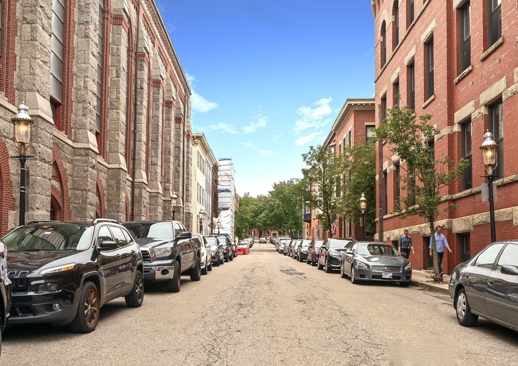 32 Winthrop Street Boston, MA 02129 - Photo 25 of 28