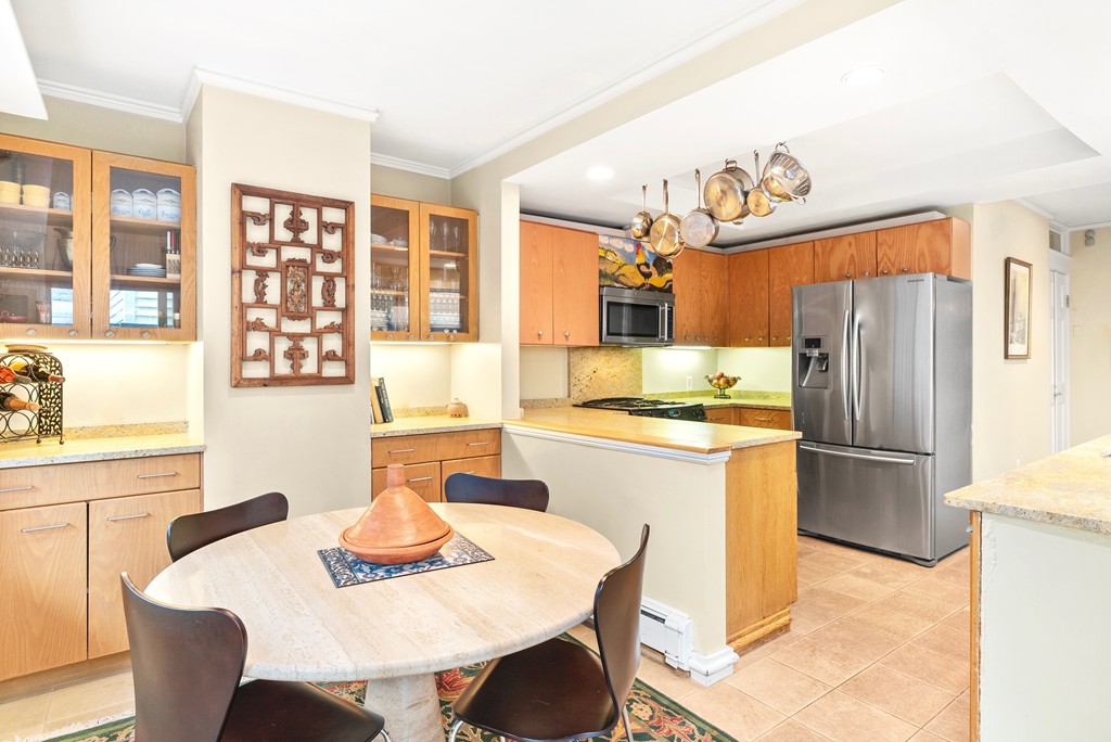 32 Winthrop Street Boston, MA 02129 - Photo 8 of 28