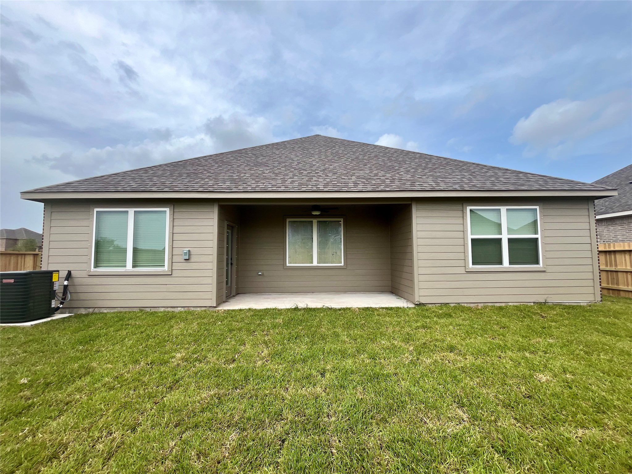 13601 Gaff Rig Drive Texas City, TX 77510 - Photo 3 of 20 a front view of house with yard